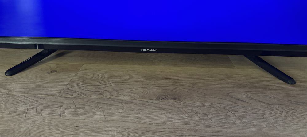 Телевизор Crown 40 инчов Led
