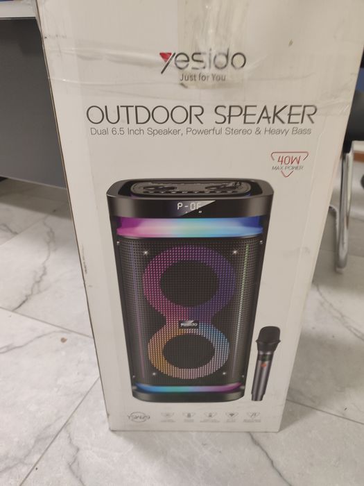 Колонка с микрофоном