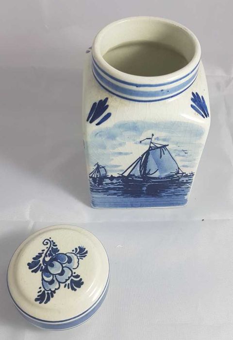 Superba zaharinita veche din portelan/vas decorativ pictat manual