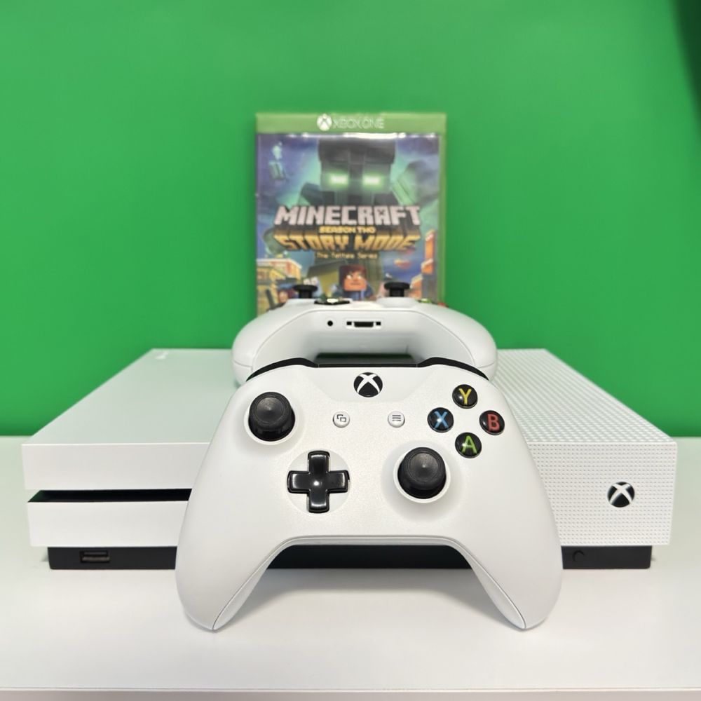 Xbox One S 1TB | 2 controllere + Minecraft Story Mode