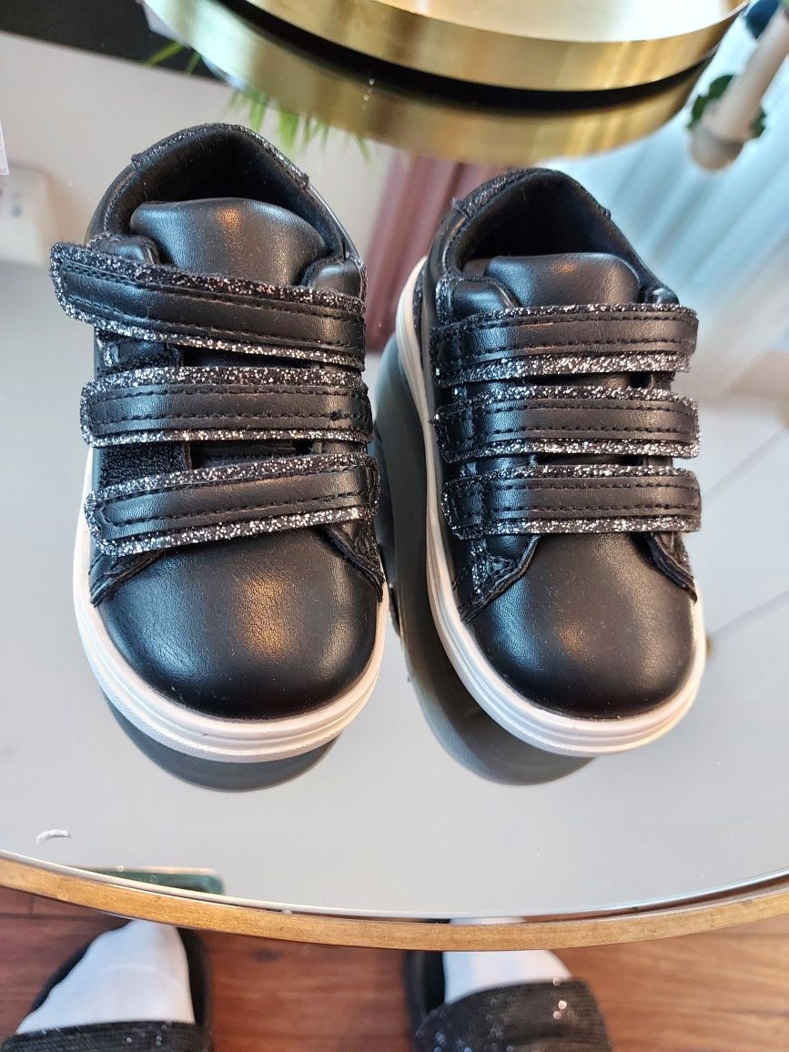 Бебешки обувки 18 и 21 номер