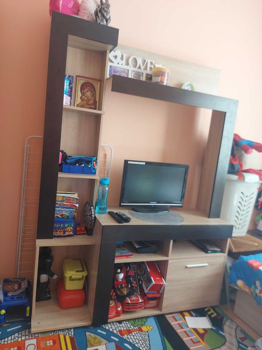 Продавам секция!