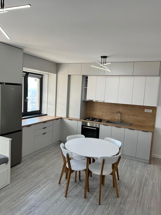 2 camere bloc nou ,centrala termica , loc de parcare