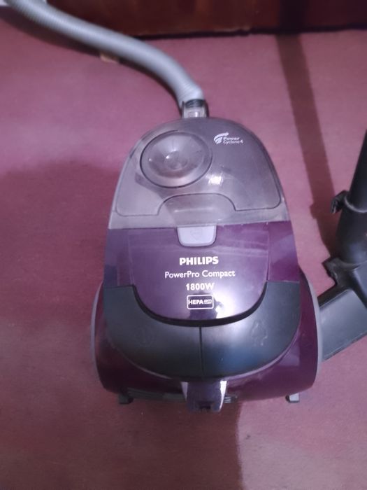 Пылесос 1800W-9000тен.На Соб не отвечаю.Торга нет.Расч/налич.