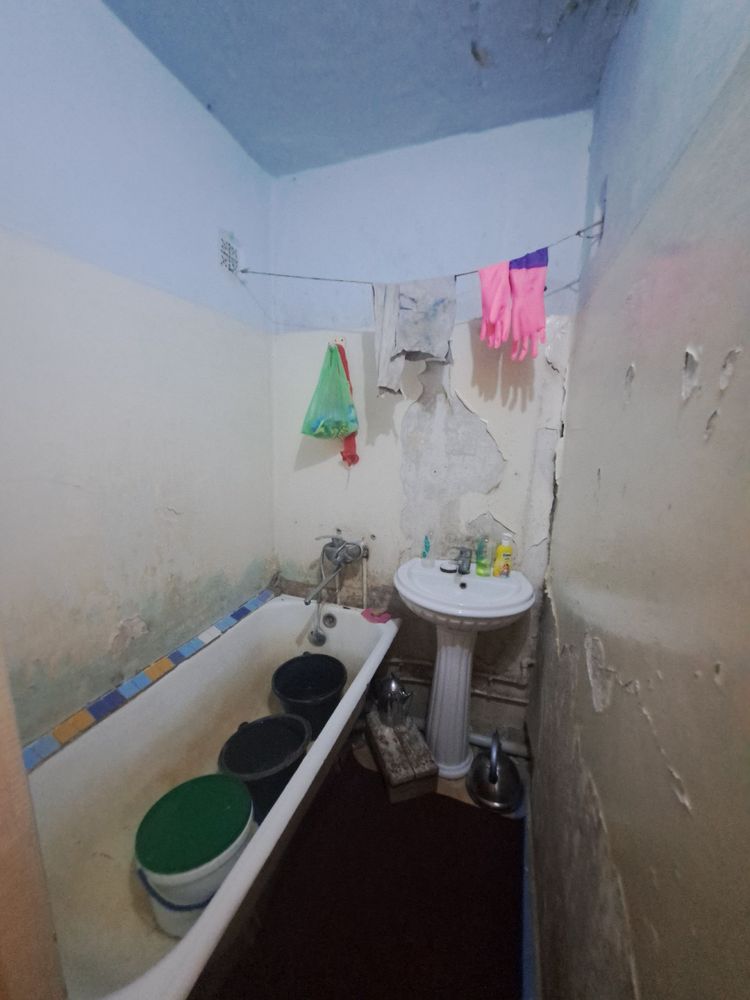 Srochna Sagdianada 2 xonalik 5etaj uy sotiladi.
