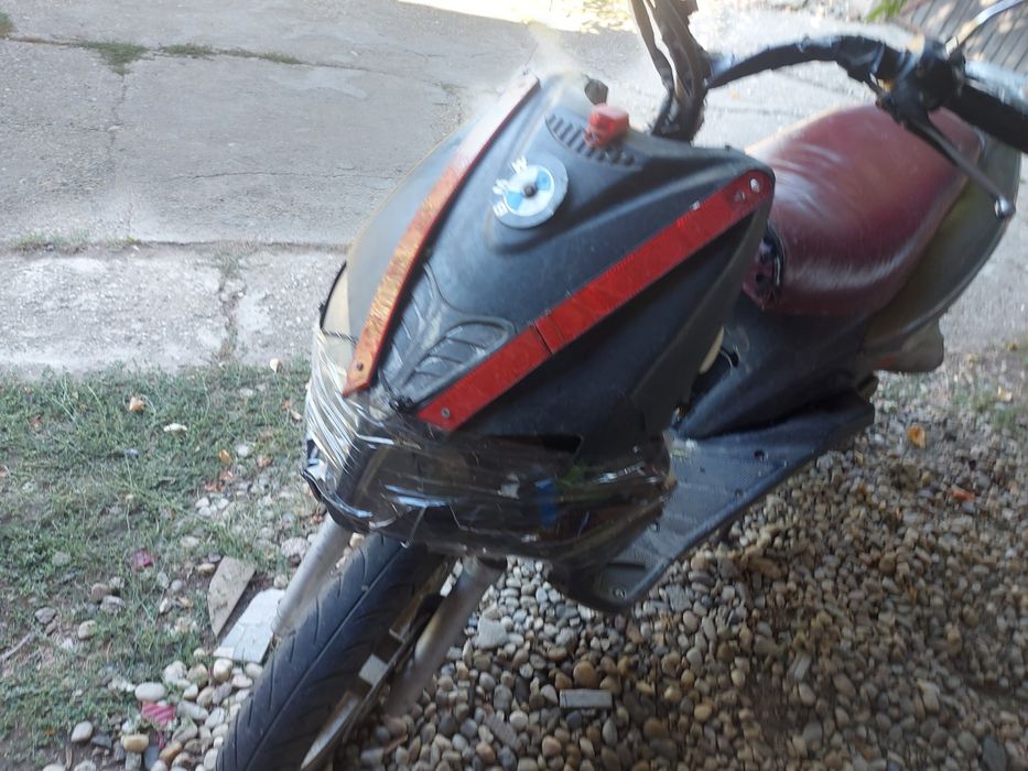 Scuter pentru piese