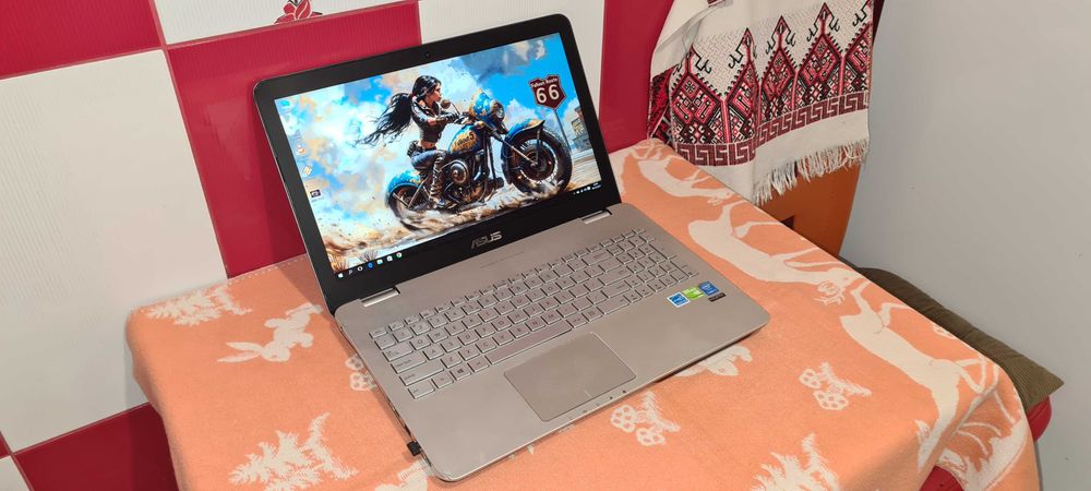 ASUS i7 cu 8 gb ram = 500 lei