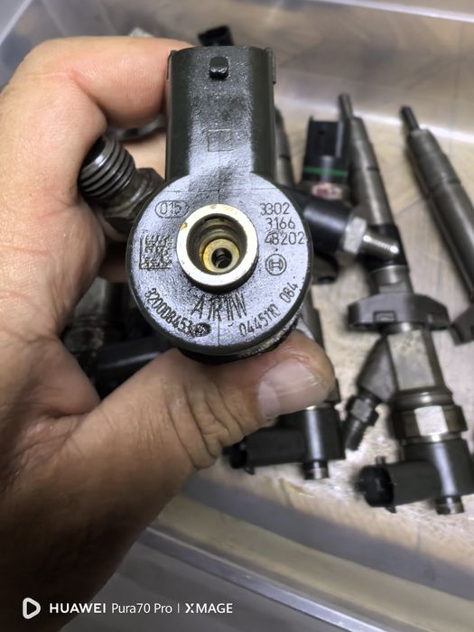 Injector Renault Master Trafic Laguna  motor G9T G9U 0445110084