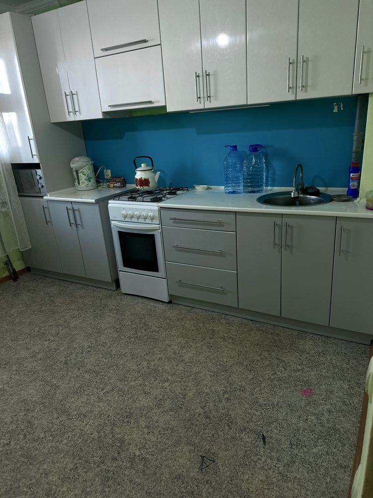 Продам 2-комн квартиру в 19 мкр по Жукова