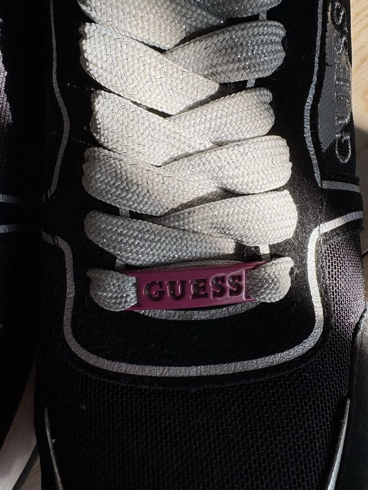 Обувки Guess, 37 номер