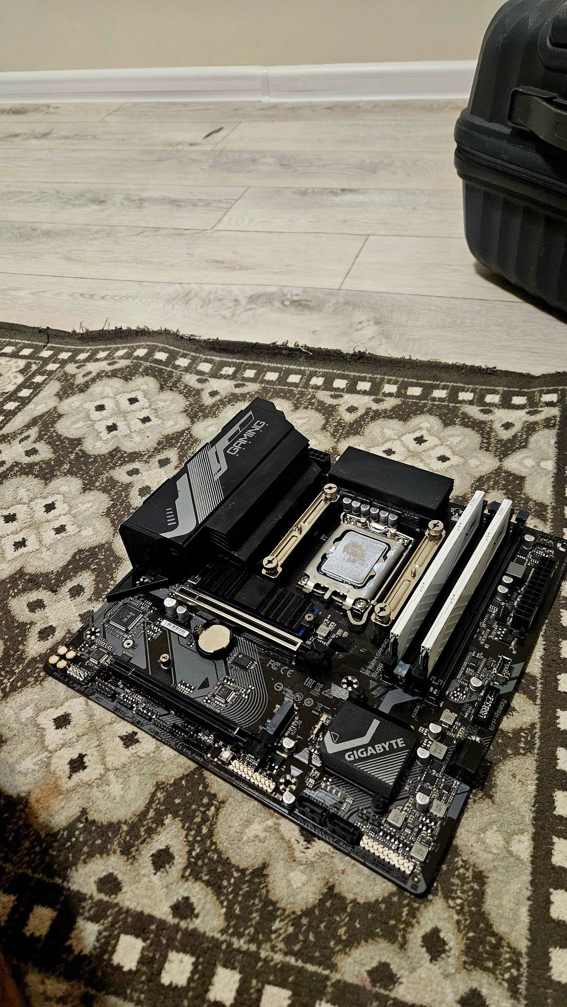 Материнская плата GIGABYTE B760M Gaming X DDR4