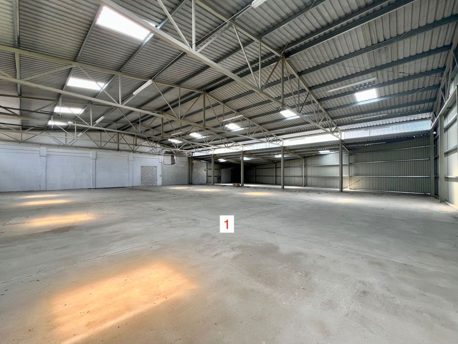 Spații de închiriat: depozite, spații comerciale, platformă – Jibou