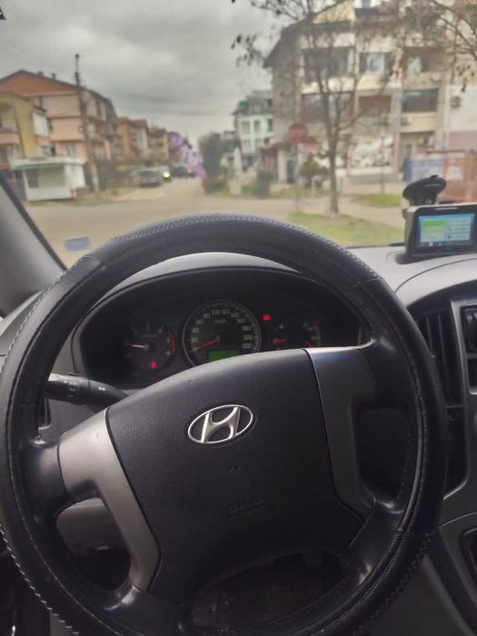 Продавам кола Hyundai H1
