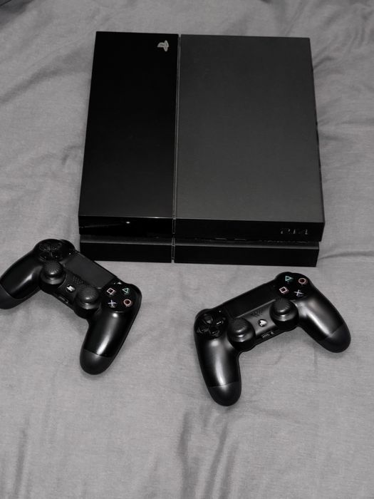 Consola Playstation 4 PS4 500gb cu 2 controllere