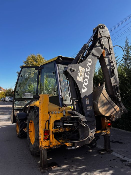 Vând buldoexcavator Volvo BL71