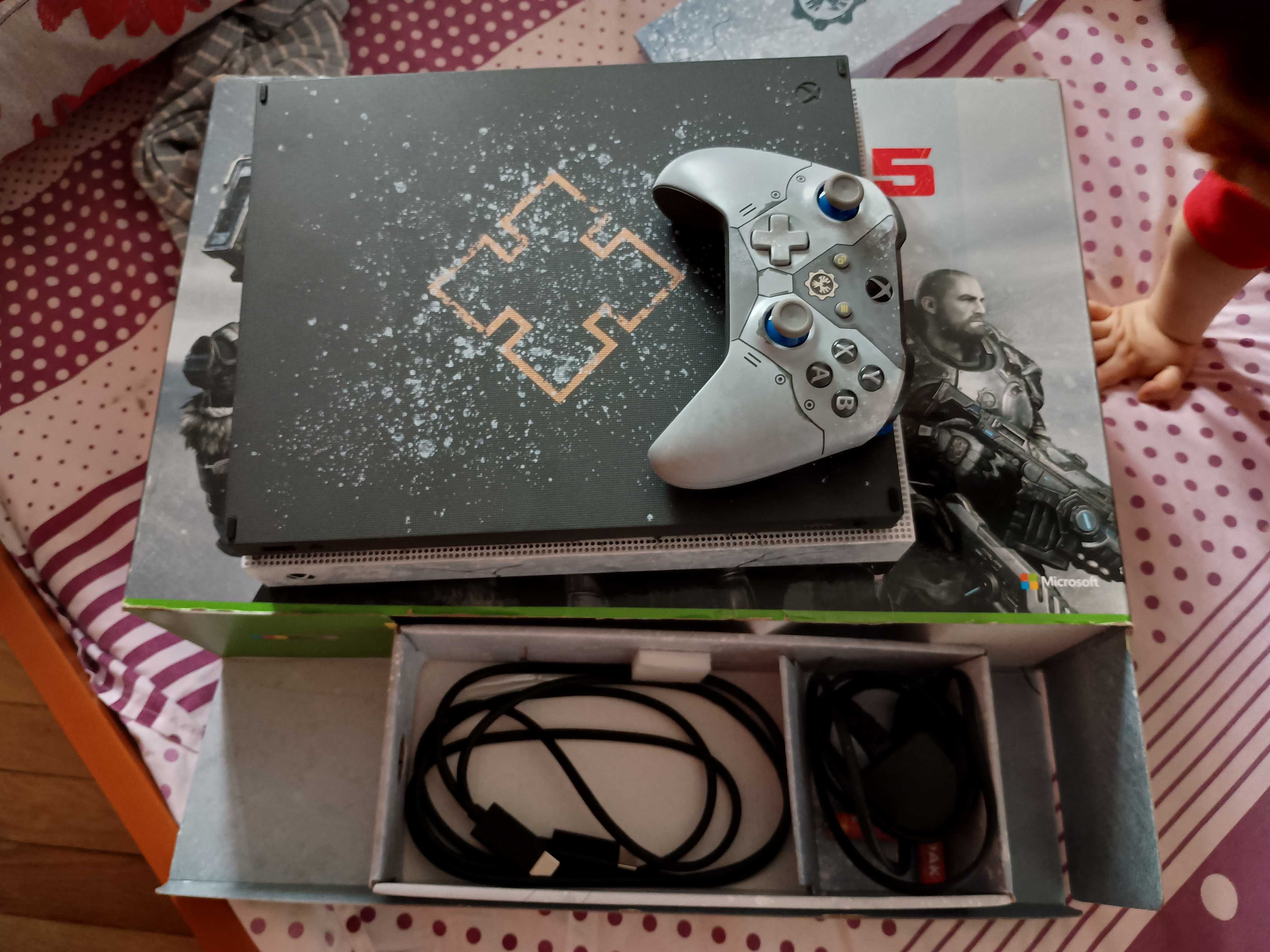 Consola Microsoft Xbox One X, 1TB - Gears 5 Ultimate Edition Bundle