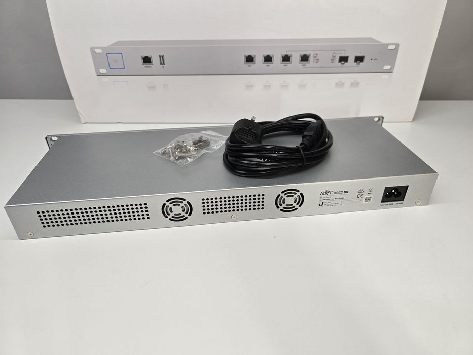 Ubiquiti Unifi Security Gateway Pro USG-PRO-4