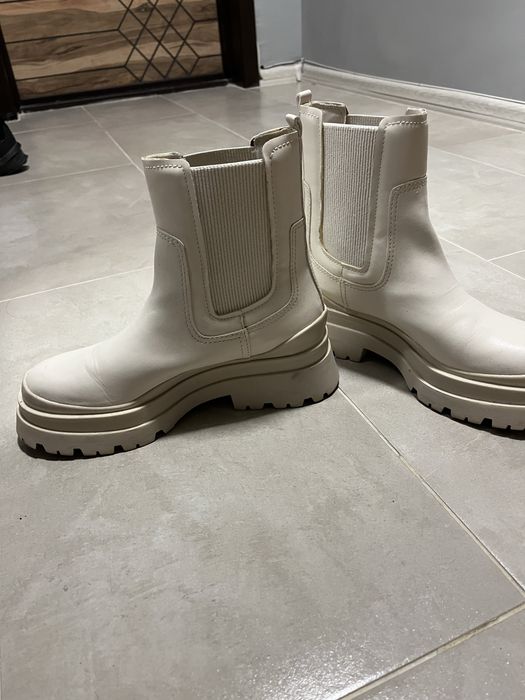 Дамски ботуши  боти Stradivarius