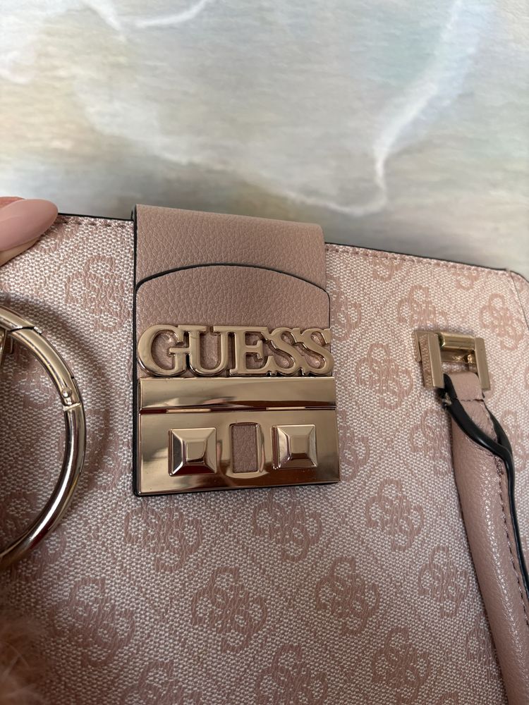 Дамска чанта Guess, с допълнителна дълга дръжка и противопрахова торба