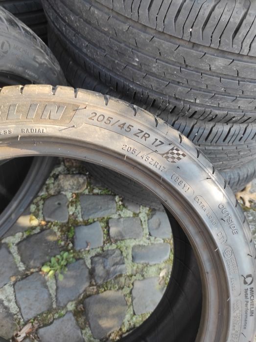 205/45/17 Michelin 4бр.