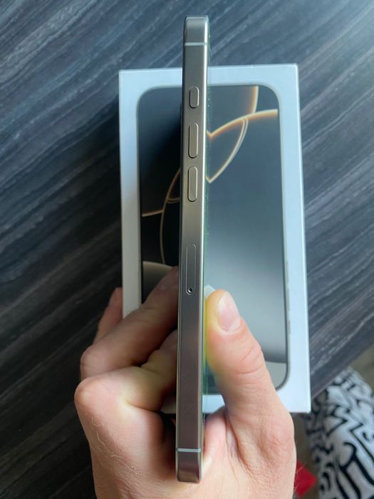 iPhone 16 pro Max  100 %батерия,  без забележка, като нов е !