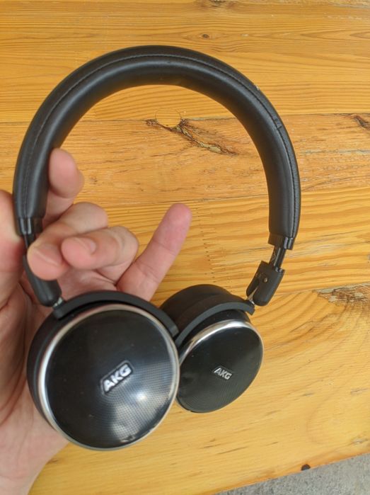 active noise canceling wireless akg
