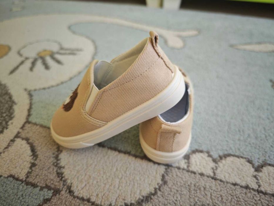 Детски боти 23ти номер и пантофи 27ми номер