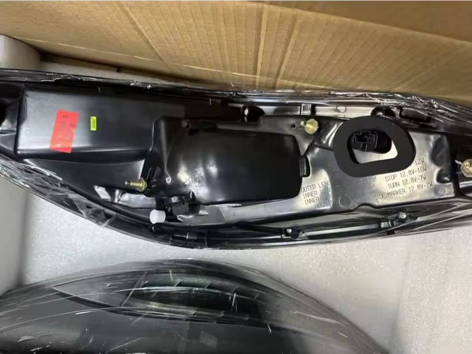 W218 C218 стопове ляв стоп десен стоп CLS Mercedes OLED опушени