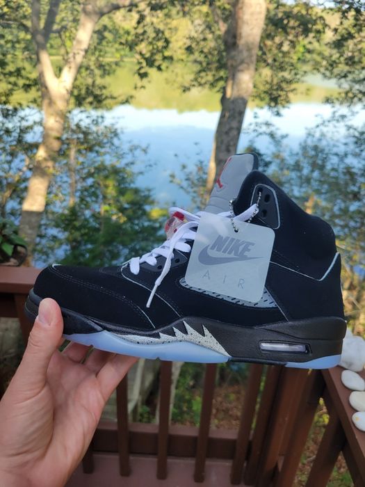 Продавам супер нови кецове jordan 5 OG black metalllic