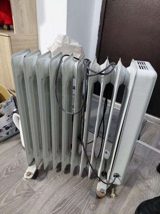 Продам радиатор масляный рабочий  цена 12 тыс торг