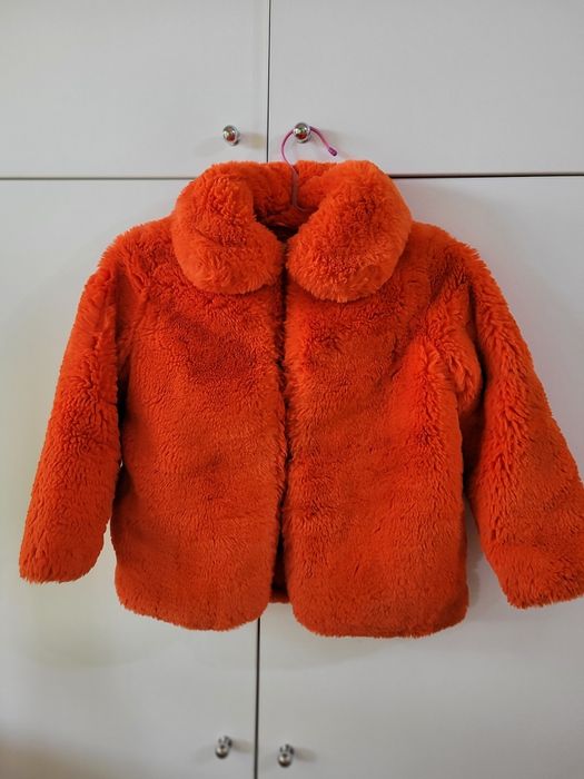 Детско оранжево пухено палто 8-9 години