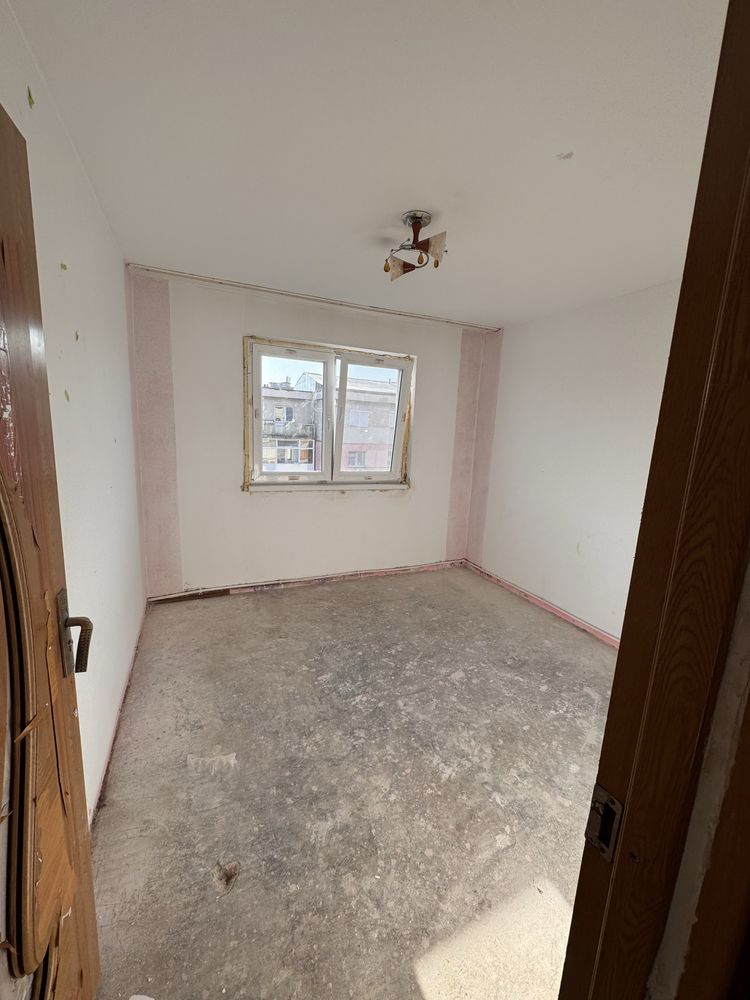 Vand apartament cu 2 camere
