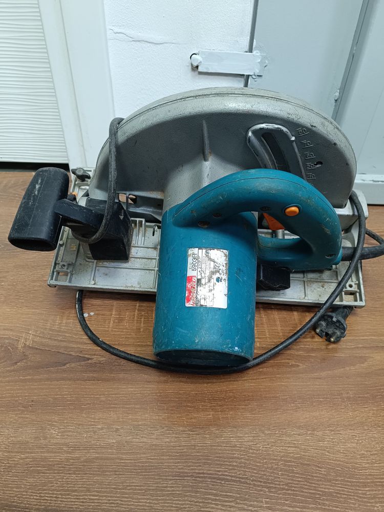 Circular Makita 5903R