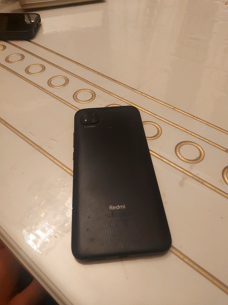 Redmi 9c  жаксы усталган  сынык жок катпаит памят 64 озу3