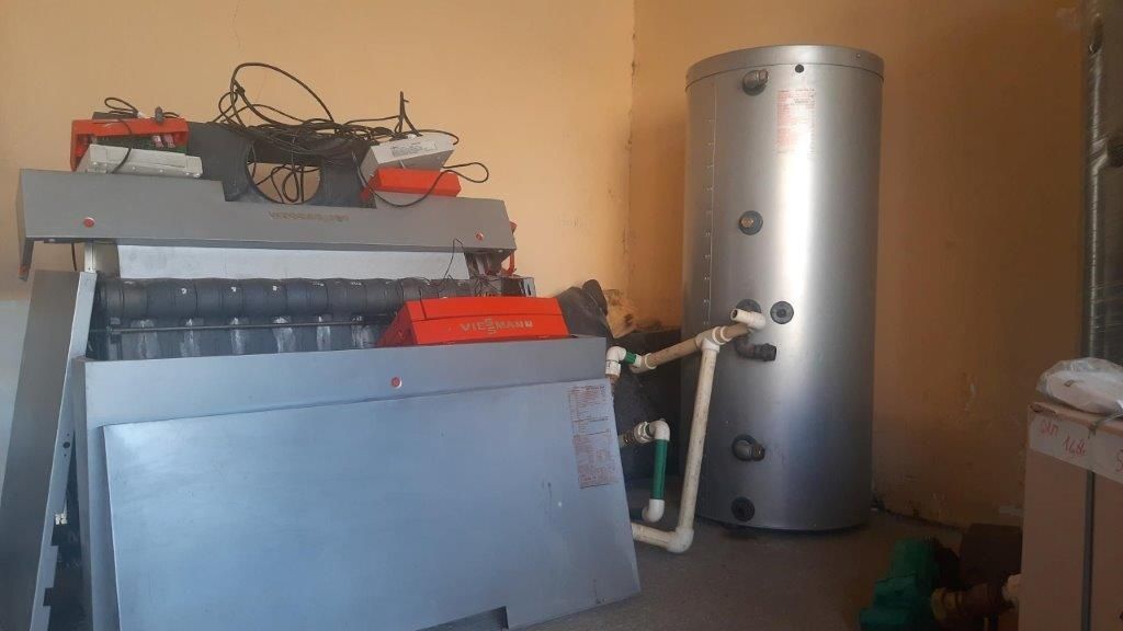 Vand centrala pe gaz (60kw)cu boiler 200l  pompe. Vana amestec, vas