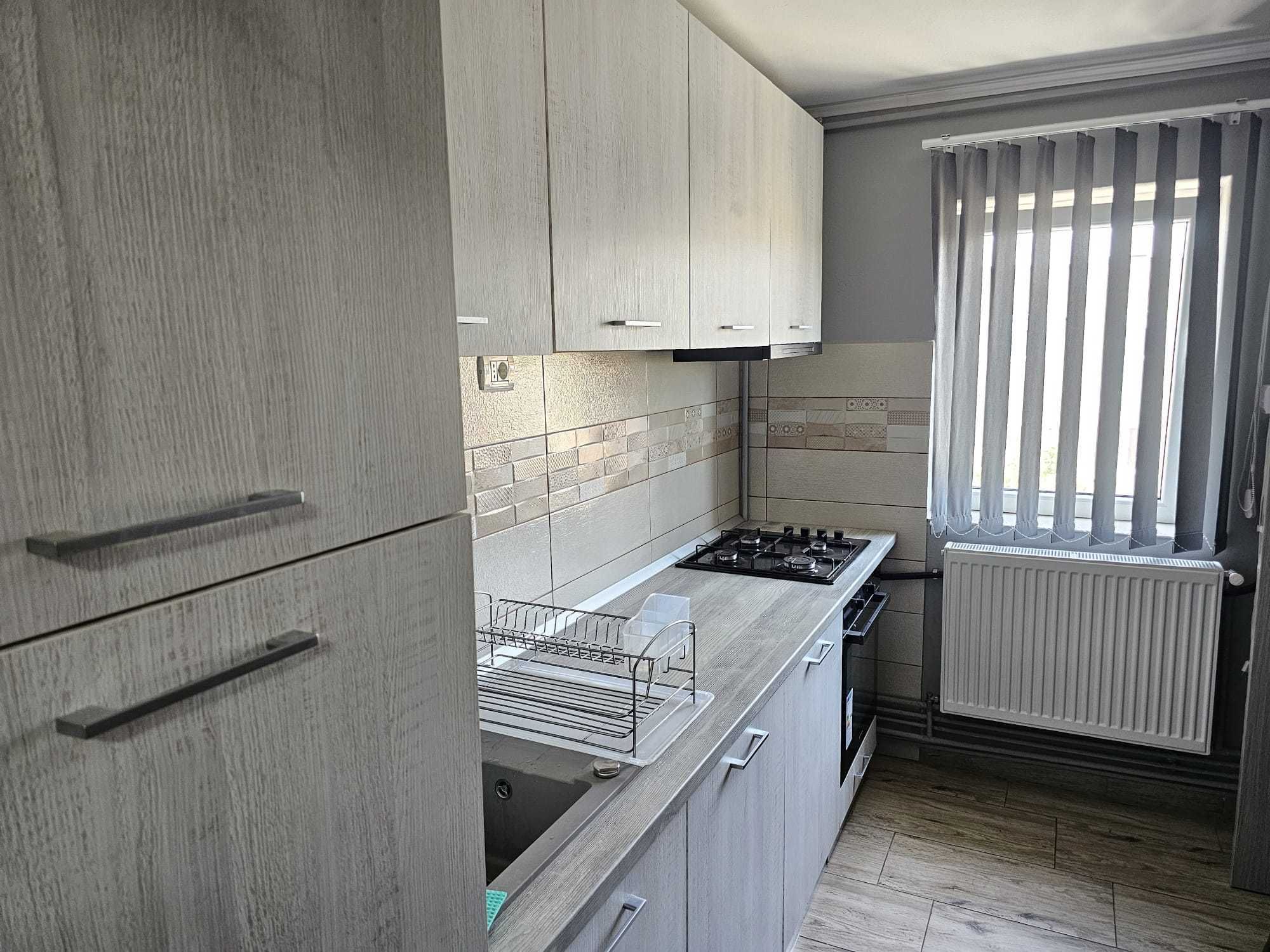 Închiriez apartament în Chișineu Criș