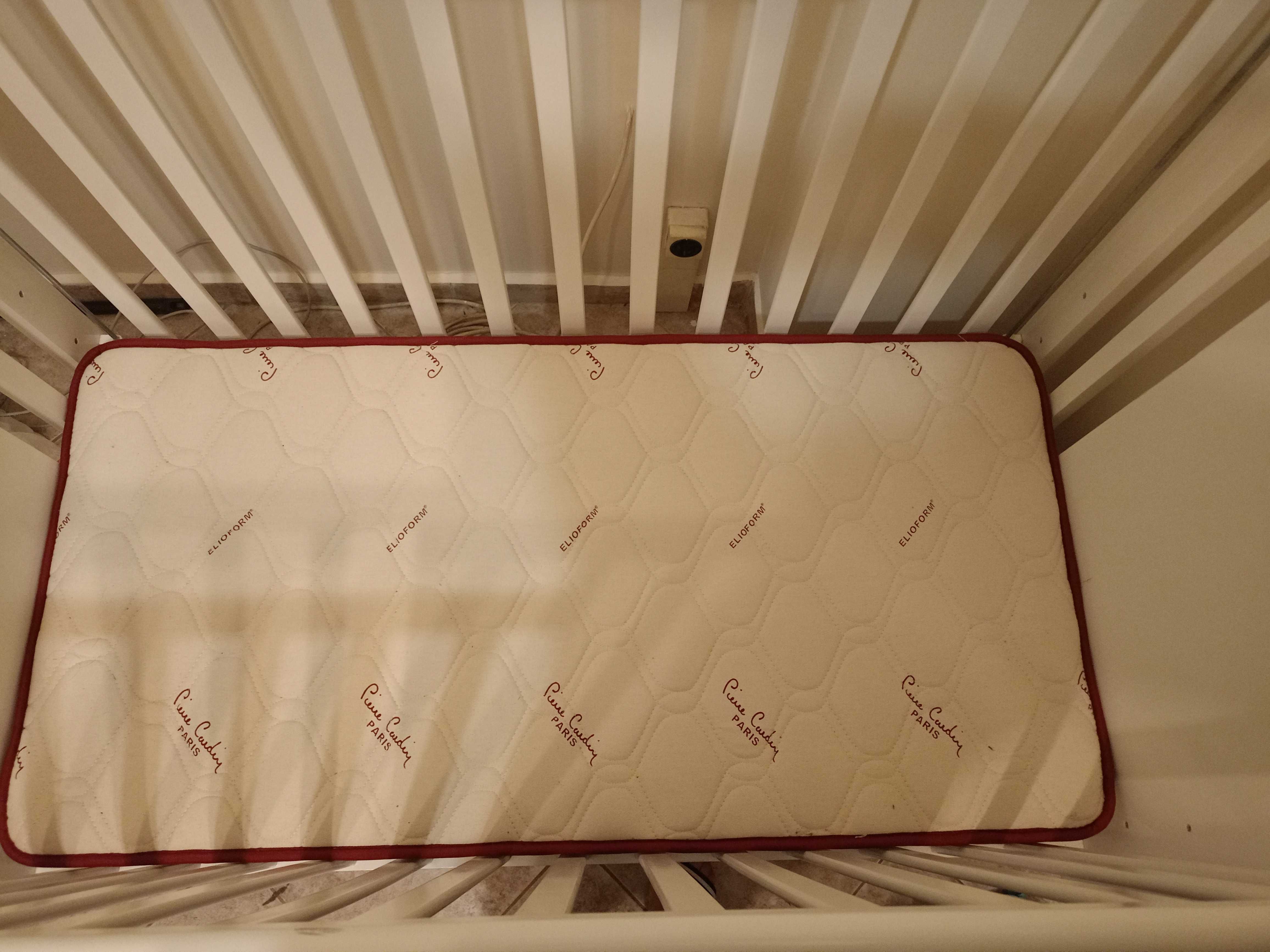 Бебешко легло с матрак и скрин