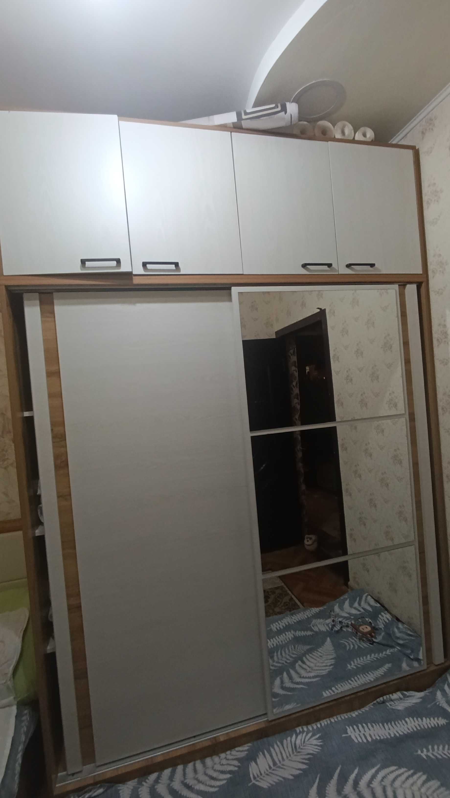 Продается спальный гарнитур