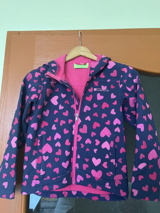 Елегатно,красиво и незаменимо за пролетта детско яке