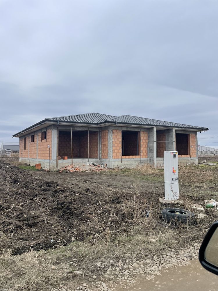 Firma de construcții și renovări case/duplex/vile Iași