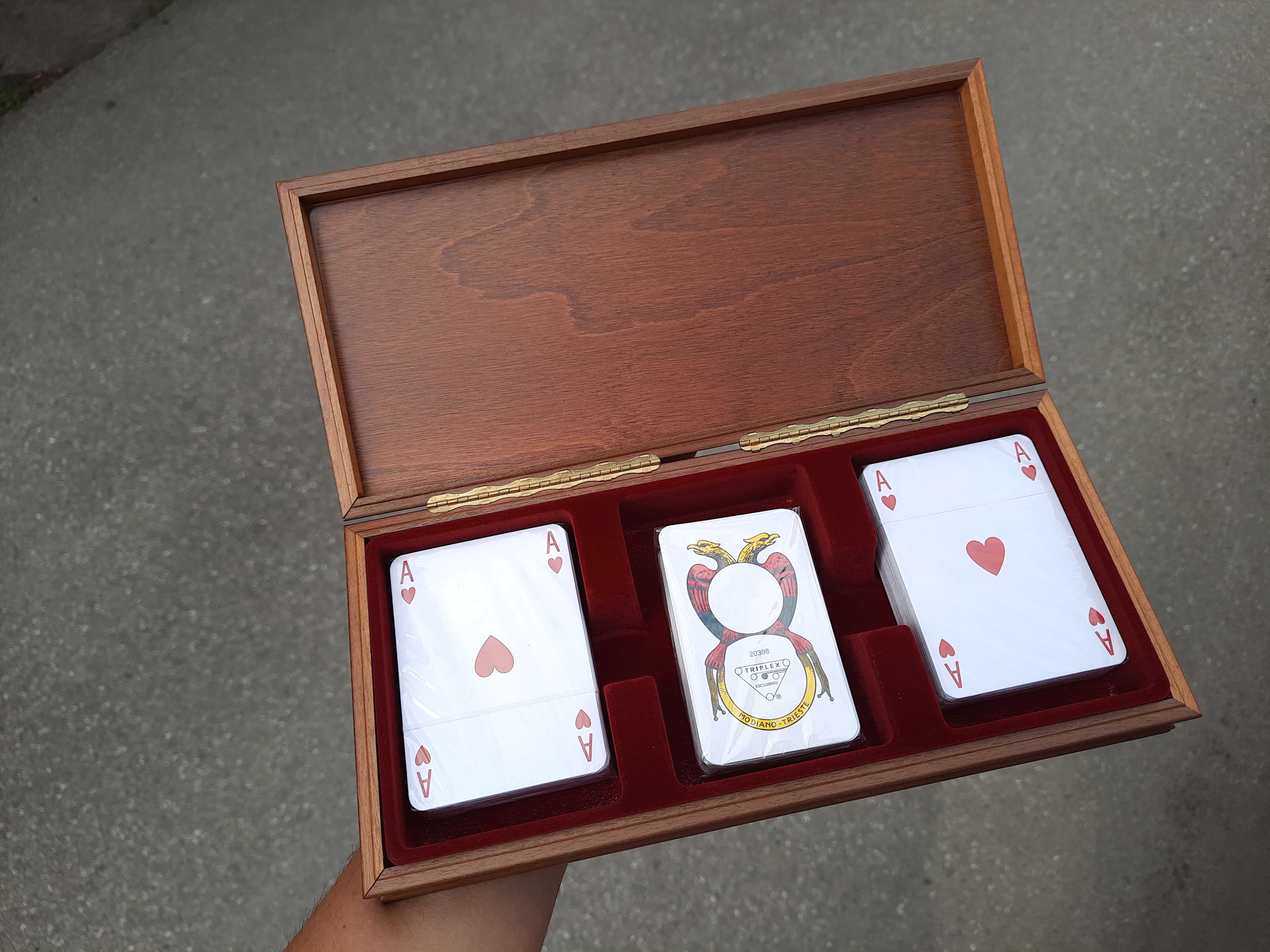 cutie lemn 3 perchi carti poker