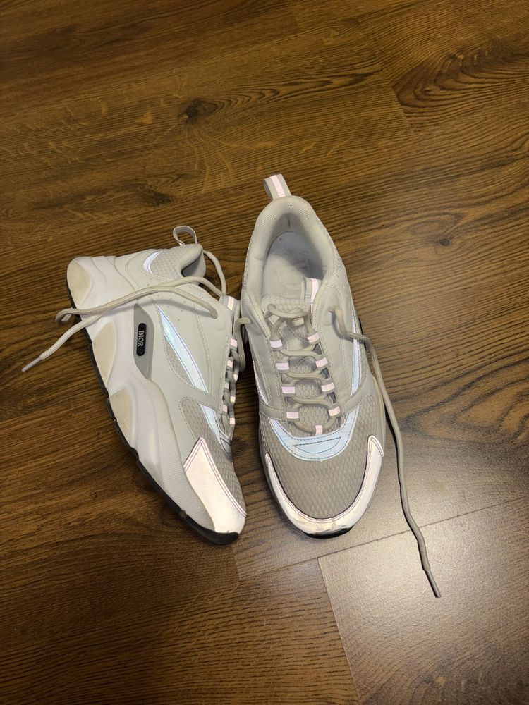 Dior b22 ,,white”