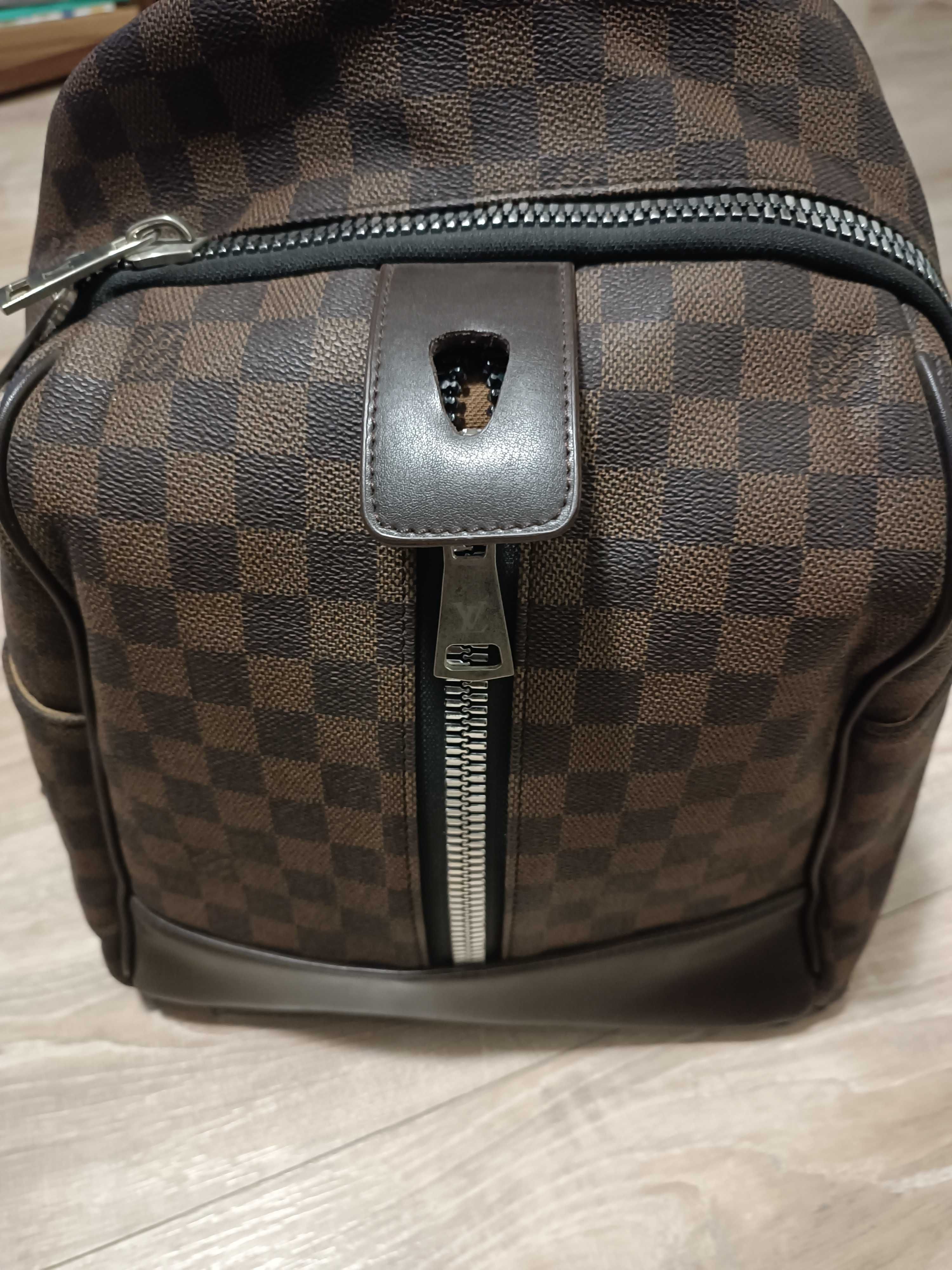 Раничка чантичка клъч Louis Vuitton Лои Вютон