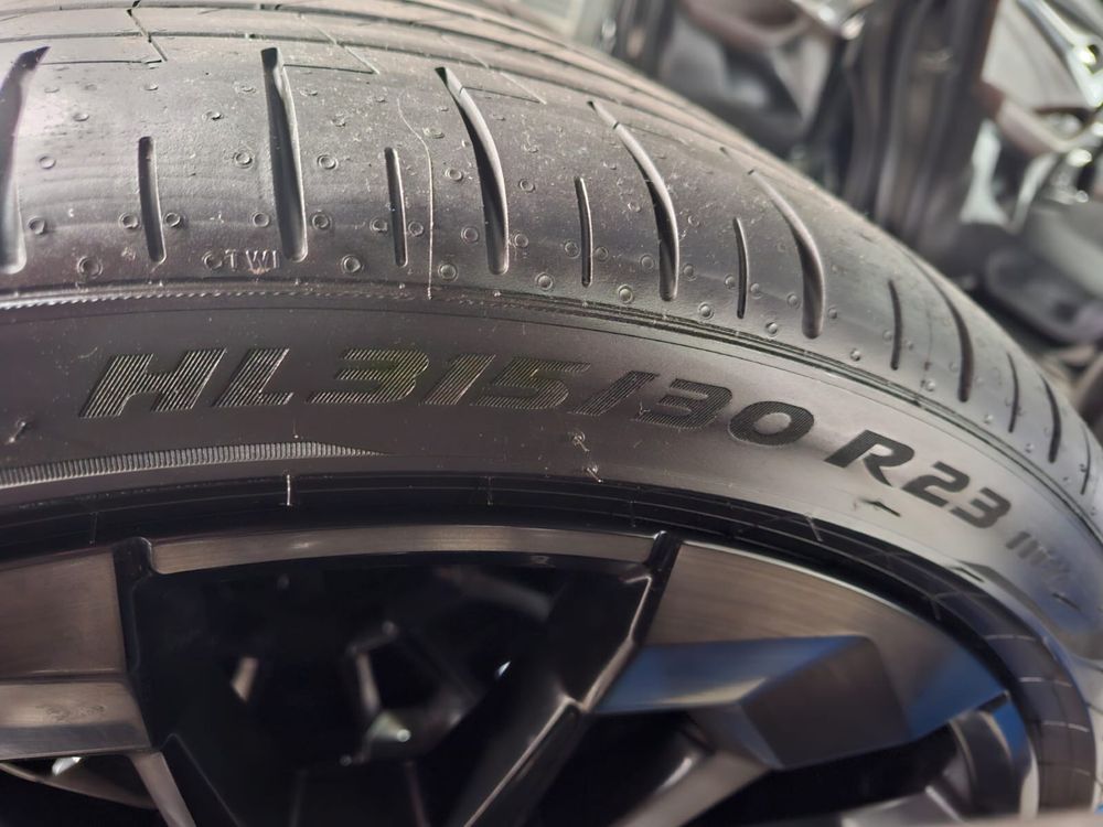 Диски BMW Pirelli P Zero R23