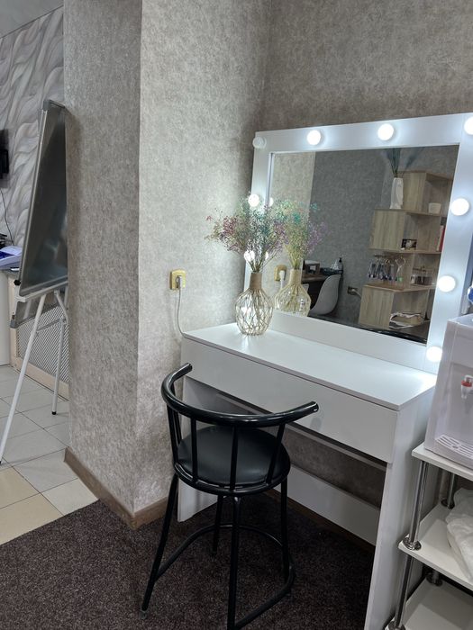 Продам действующую ногтевую студию