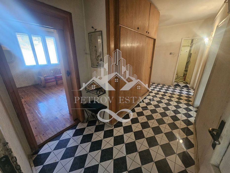 Продава се Четиристаен апартамент в Велинград - 125 кв.м за 640 €/кв.м - Снимка #8