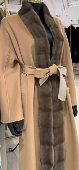 Пальто с натуральным мехом