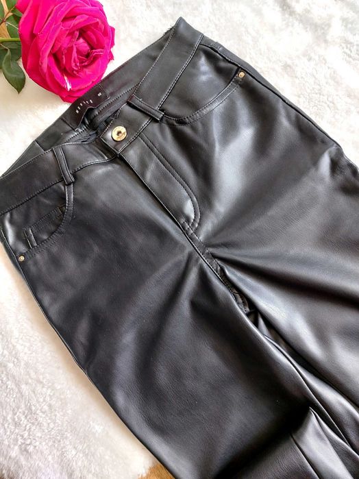 Pantaloni piele Mohito