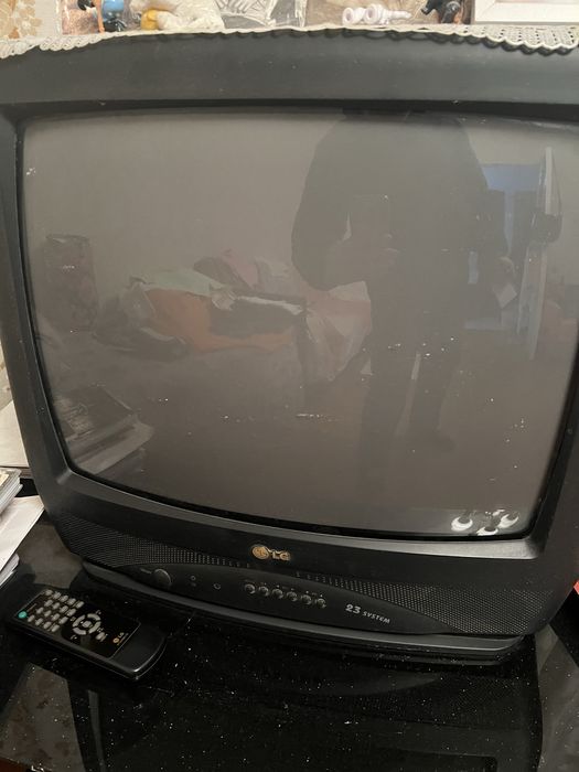 Телевизор продам раьочий