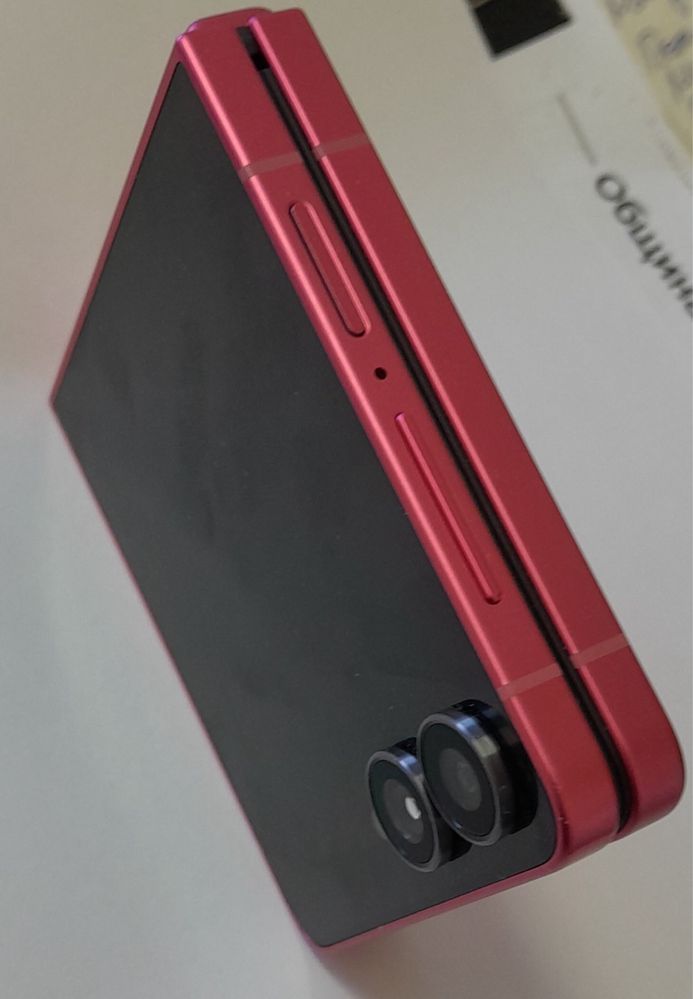 Чисто нов galaxy z Flip7